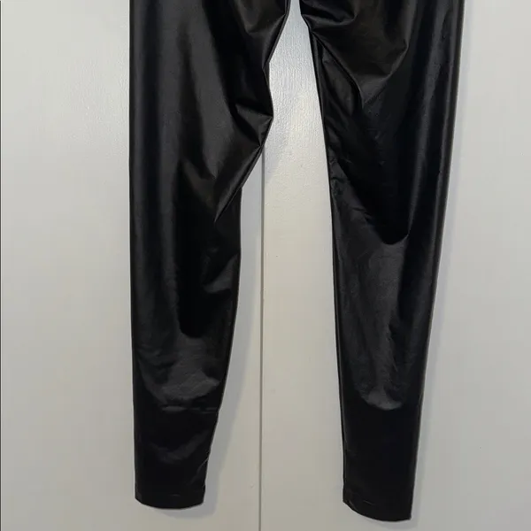 Aerie Offline Vegan Leather Leggings High Rise Women’s Size M Medium Black - Image 7