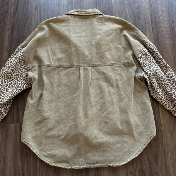 VICI Shacket  - Image 3