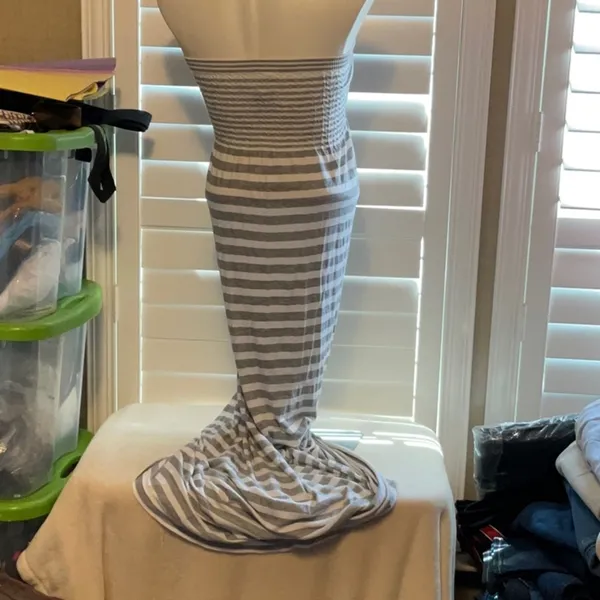 Striped Gray Maxi Dress Size M - Image 4