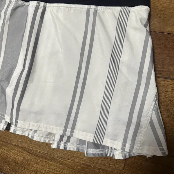 LULULEMON Pace Setter Skirt Spandex Shorts Black White Gray Vertical Stripe 6 - Image 5