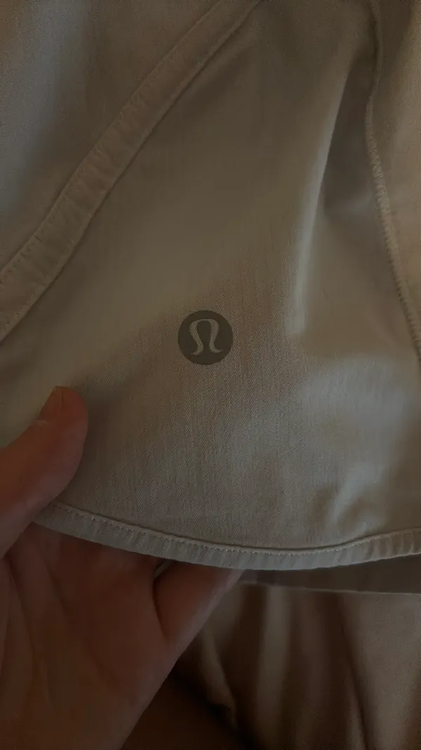 lululemon shorts size medium, very good condition - Image 3