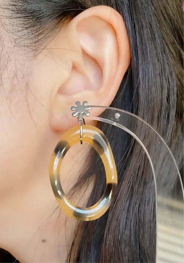 Handmade unique boho vintage funky style tortoiseshell hoop & flower dangle earrings🌼 - Image 7