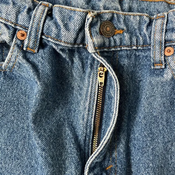 Levi’s Mid Wash High Rise Denim Mom Jean - Image 6