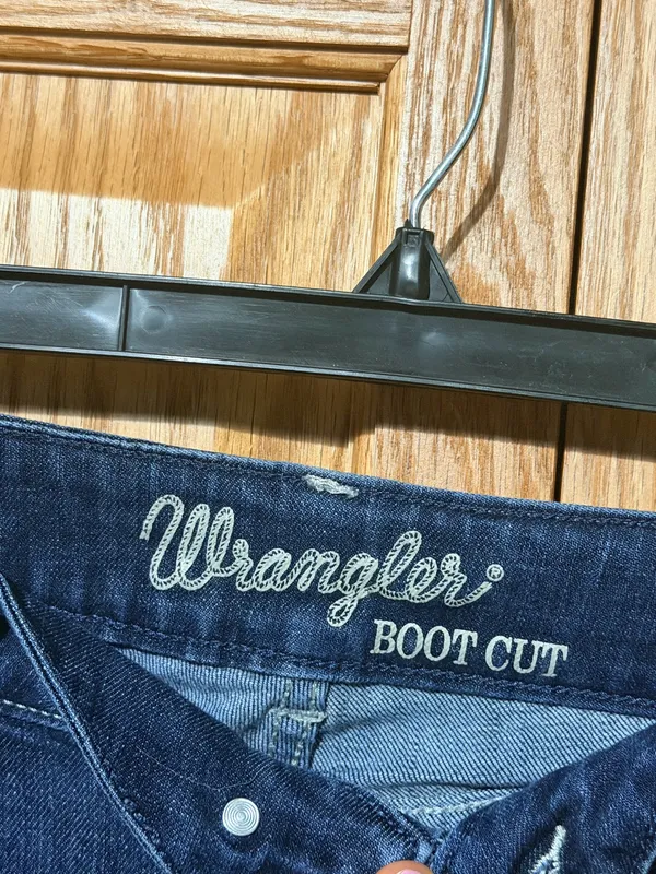 Wrangler Women's Boot Cut Jeans Dark Wash Blue 3x34 - Image 4
