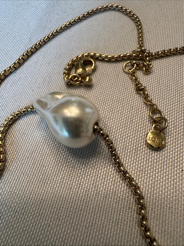 LOFT Gold-Tone Chain Necklace with Pearl-Colored Baroque Pendant - Image 4