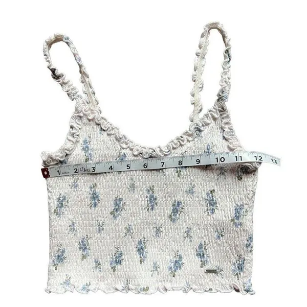 Hollister White Floral Stretchy Crop Top Size Medium - Image 3