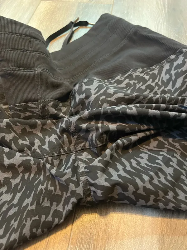 Lululemon Dance Studio Mid-Rise Jogger Full Length Leopard Warp Black Multi - Image 8
