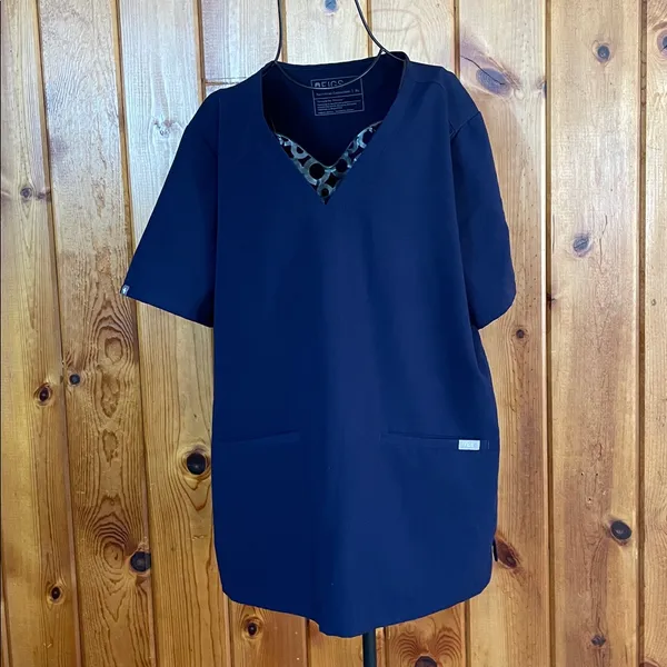 Figs Catarina one pocket scrub top women’s nurse scrubs navy blue Size XL - Image 4
