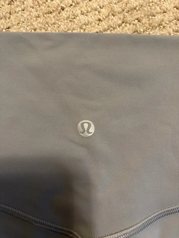 Lululemon Biker Shorts 6" light grey  - Image 3