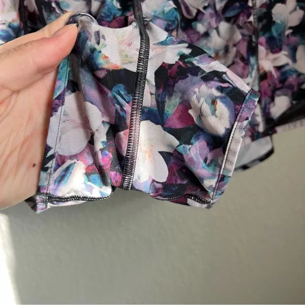 Lululemon Hotty Hot Short II *2.5"
Utopia Multi / Deep Phantom - Image 11