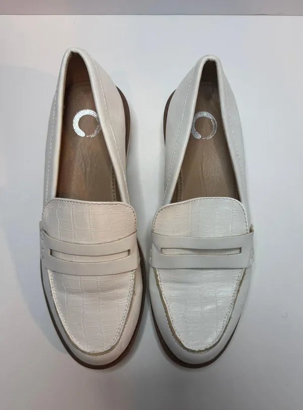 Journee Collection Kenly Penny Loafers Size 7.5 - Image 3