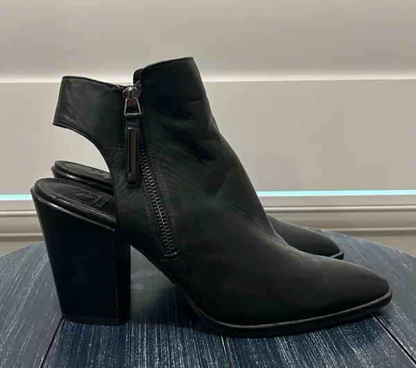 Gianni Bini Leather Block Heels - Image 6