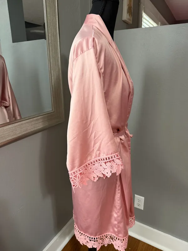 Bridal/ Bridesmaid Satin Pink Lace Crochet Floral Detail Robe OS. - Image 4