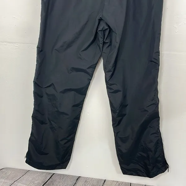 Columbia Snowboarding Pants Women’s size Small Black and Pink - Image 7