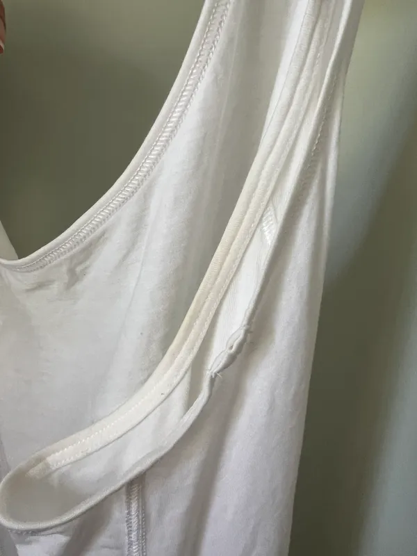 Lululemon it’s a tie tank - Image 4