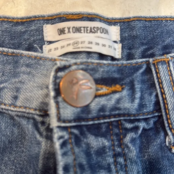 • One Teaspoon • Women’s WORN OUT daisy duke cut denim distressed shorts. - Image 5