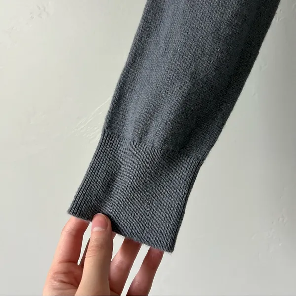 Quince 100% Cashmere Muted Grey Blue Crewneck Sweater Small Minimalist Capsule - Image 4