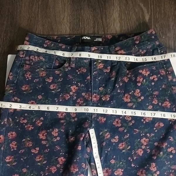 BDG Floral Grazer High Rise Jean 30 NEW Classic Preppy Fairycore Prints Bohemian - Image 3