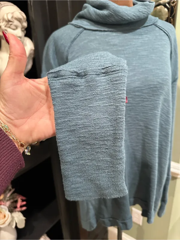 Free People We The Free Split‑Back Turtleneck Thermal – Size Medium - Image 4