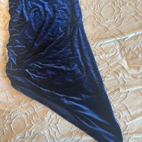 NWOT Amazon Brands Wrap Bodycon Ruched Velvet Cocktail Dress - Image 3