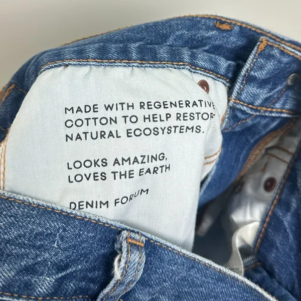 ARITZIA Denim Forum The ‘90s Vintage Micro Denim Skirt in Dark Bleu Eyeshadow - Image 6