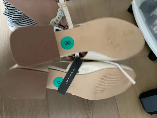 Tahari low heel - Image 2