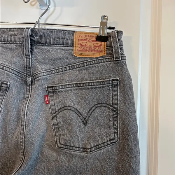 Levi's 501 Jeans Women 28x30 Grey Denim Original Fit Button Fly Stretch 5 Pocket - Image 4