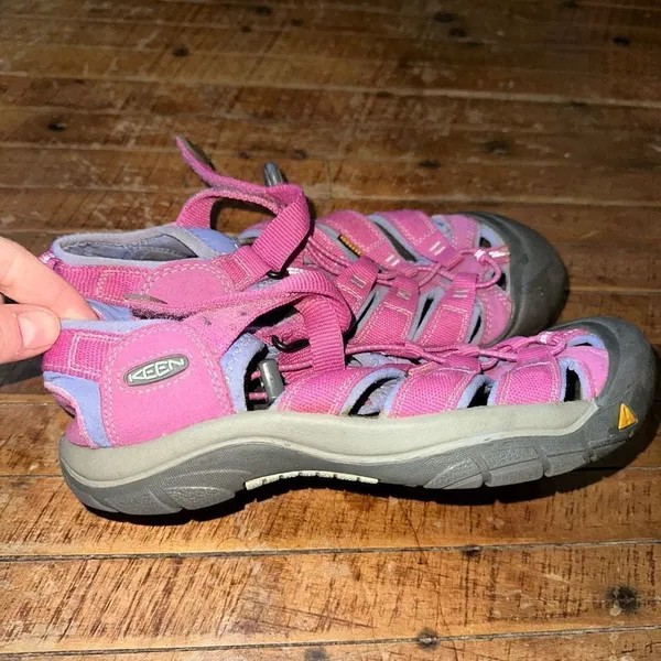 Keen gorpcore pink closed toe athletic ortho arch support sandals - Image 6