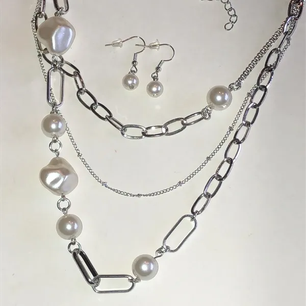 Classic Silver Tone Chain Faux Pearl Layered Necklace & Earrings Set - Image 3