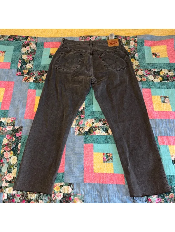 Levi's 501 Woman’s Highrise Straight Crop W30 L26 Button Fly Raw Hem Denim jeans - Image 4