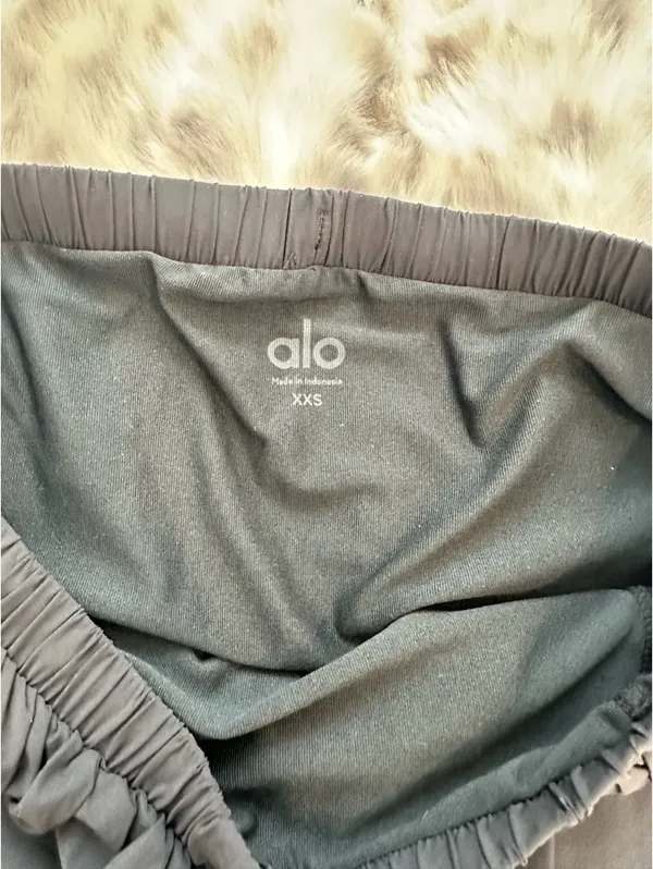 ALO Yoga Black Breezy Tennis Skirt - Image 3
