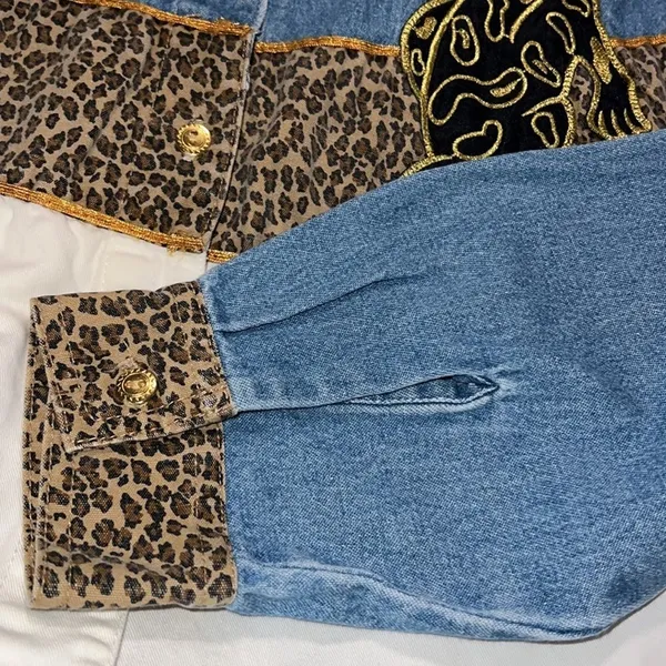 Zana di women’s long sleeve button front cheetah leopard gold tacky animal print - Image 7