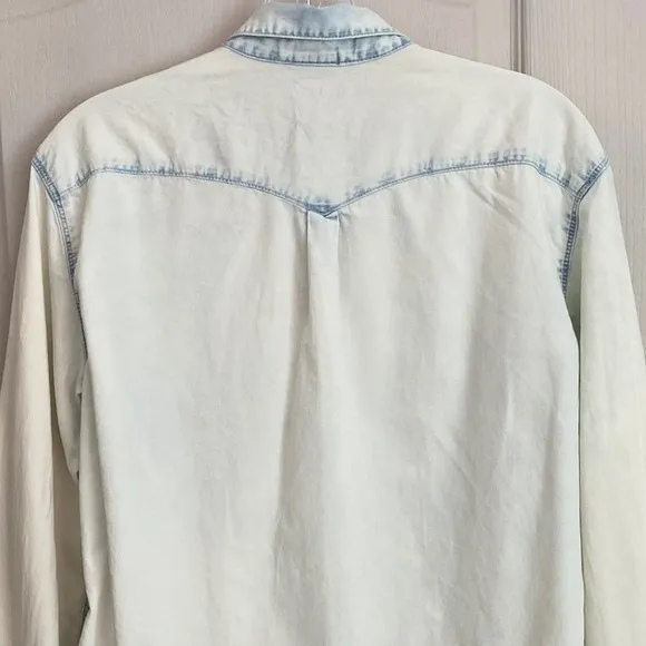 H&M‎ &Denim Womens Light Wash Western Snap Front Denim Shirt US 6 - Image 10