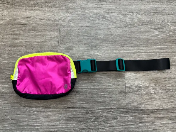 Lululemon Everywhere Belt Bag 1L in Highlight Purple, Vapor, and Intense Teal - Image 2