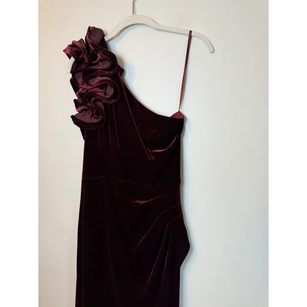 Xscape Burgundy Wine Ruffle One-Shoulder Velvet Gown Size 8 $258 NEW - Image 5