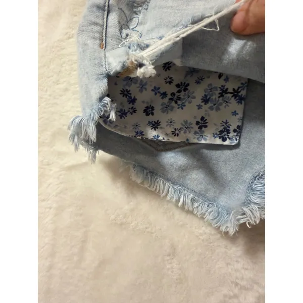 American Eagle Womens 2 Next Level Stretch Distressed Floral Denim Shorts Light - Image 4