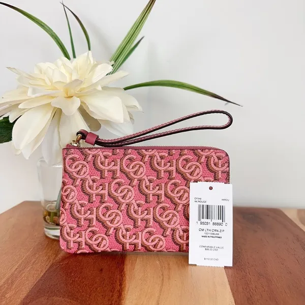 NWT Coach Corner Zip Wristlet‎ - Image 2