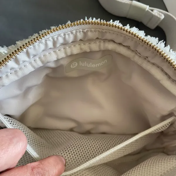 Lululemon Athletica Everywhere Fleece Waste Bag Fanny Pack (Light Ivory) - Image 4