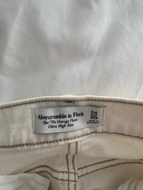 Abercrombie 70s Vintage Flare High Rise - Image 3