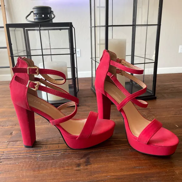Top Moda Red Strappy Platform Block Heel Sandals with Double Buckle - Image 3