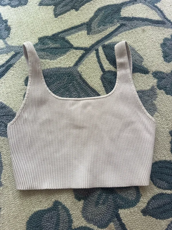 Aritzia Babaton Tank Sculpt Knit Crop - Image 2