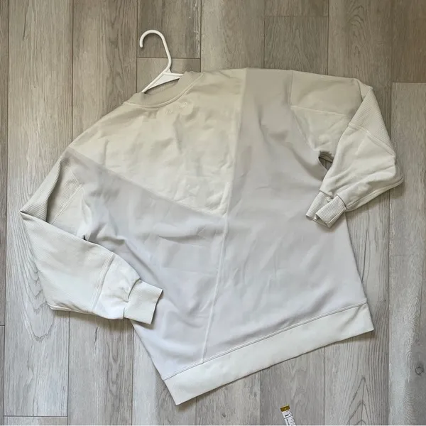 Lululemon Oversized Sweatshirt colorblock crew perfectly womens Gray (size 4) - Image 5