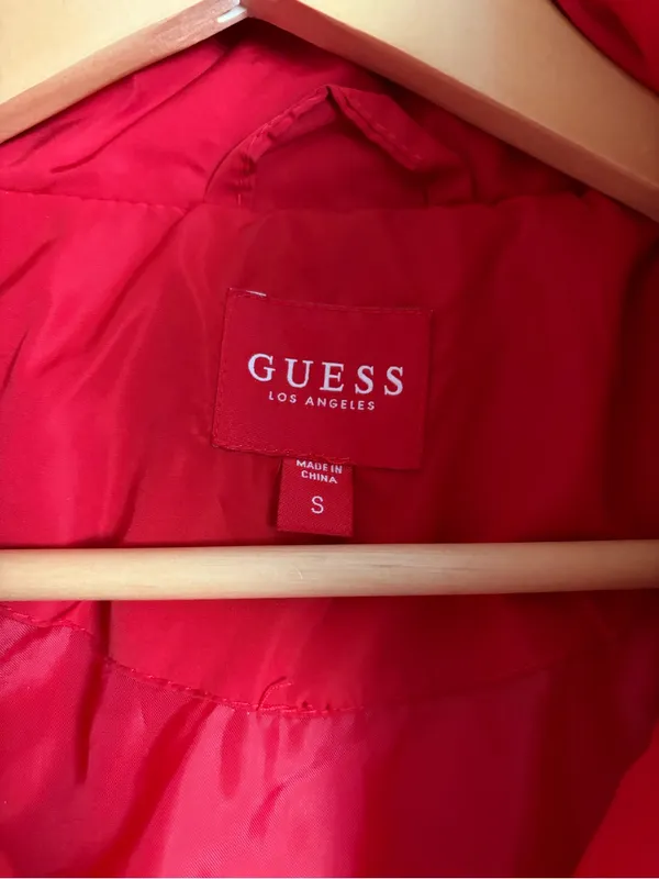 Guess Puffer Jacket Y2K Red Cropped Streetwear Quilted Zip Up Size Small - Image 6