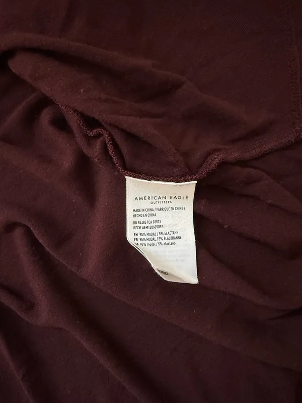 American Eagle Soft & Sexy Tee Solid Maroon V-neck Short Sleeve - Image 9