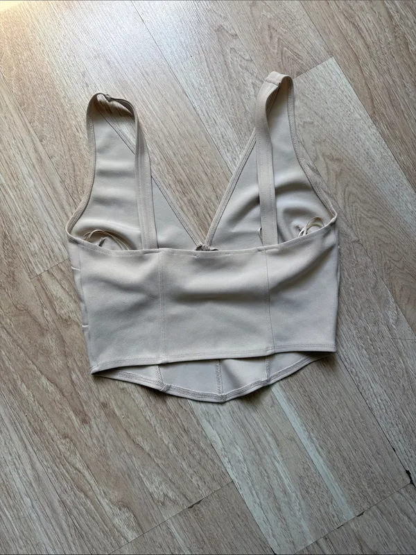 Abercrombie & Fitch Women’s Cream Crop Top Size Medium - Image 5