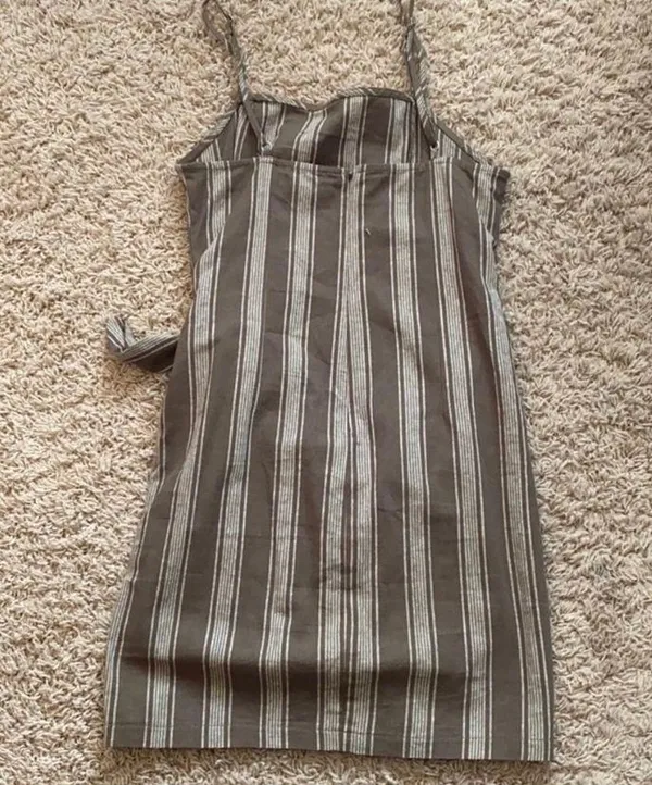 Forever 21 tie front dress - Image 3