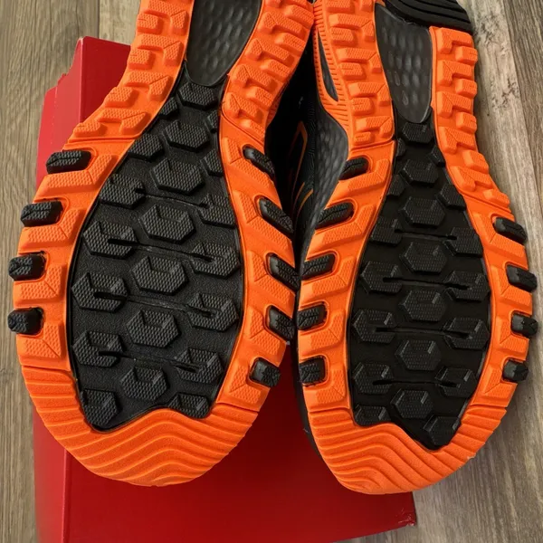 New Balance Men 8, Women 9.5 WIDE 4E Black Orange Sneakers 410v8 Low Trail Shoes - Image 14