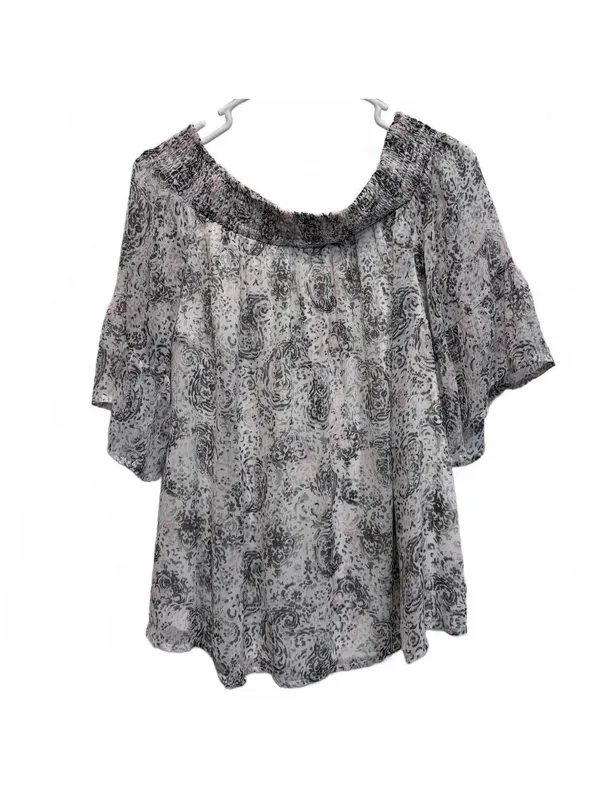 Torrid Gray and Pink Paisley Off Shoulder Flutter Sleeves Blouse Size 0 (12) - Image 3