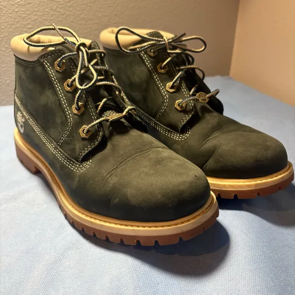 Timberland Women's Nellie Waterproof Chukka Boot in blue nubuck leather NWOT - Image 5