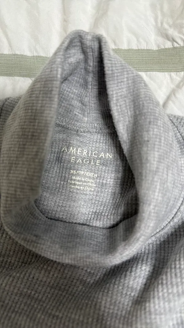 American Eagle Turtleneck Long Sleeve - Image 3